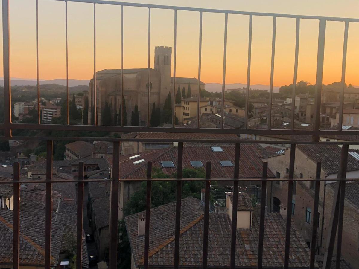 Appartement La Terrazza Sul Duomo à Sienne Extérieur photo