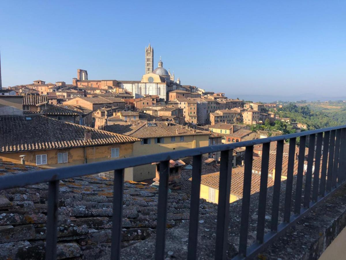 Appartement La Terrazza Sul Duomo à Sienne Extérieur photo